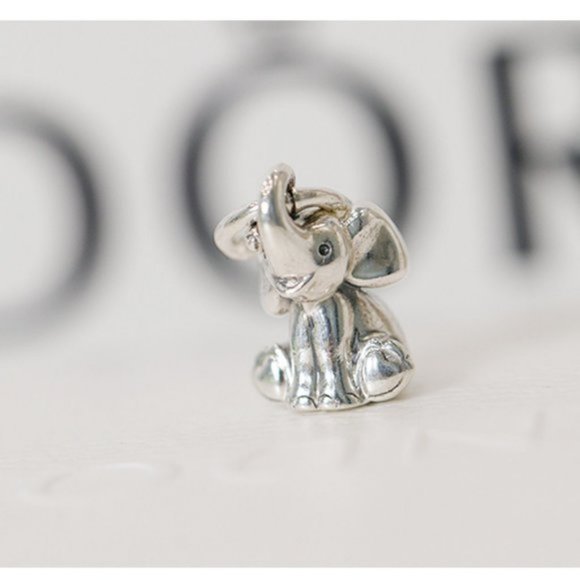 ❤️PANDORA Elephant Dangle Charm ❤️PANDORA Elephant Dangle Charm